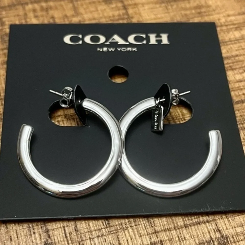 Coach Silver Tone 3/4 Hoop Earrings Polished Classic NWT - Picture 3 of 4
